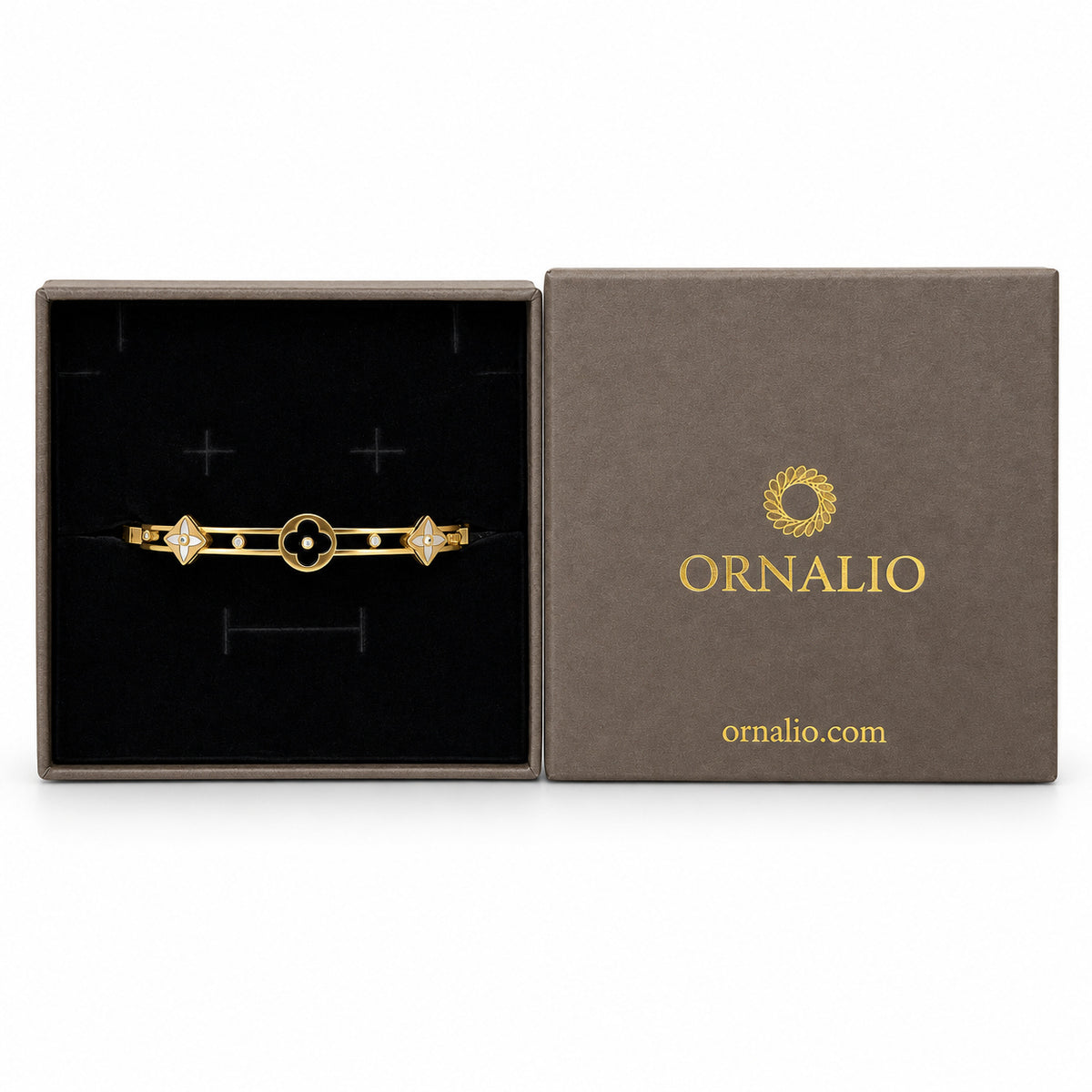 Ornalio Clover Bracelet – Gold in presentation box.