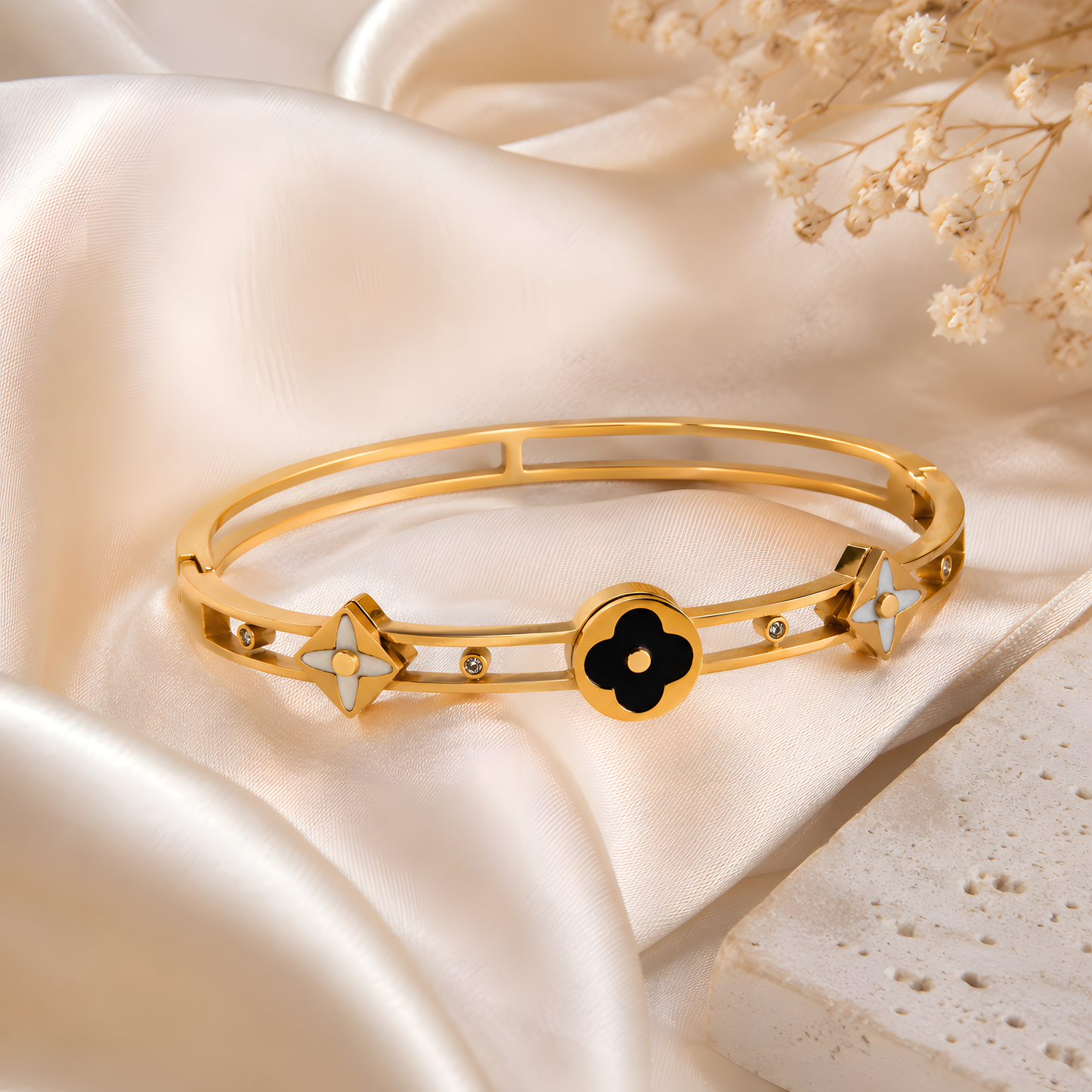 Clover Bracelet – Gold