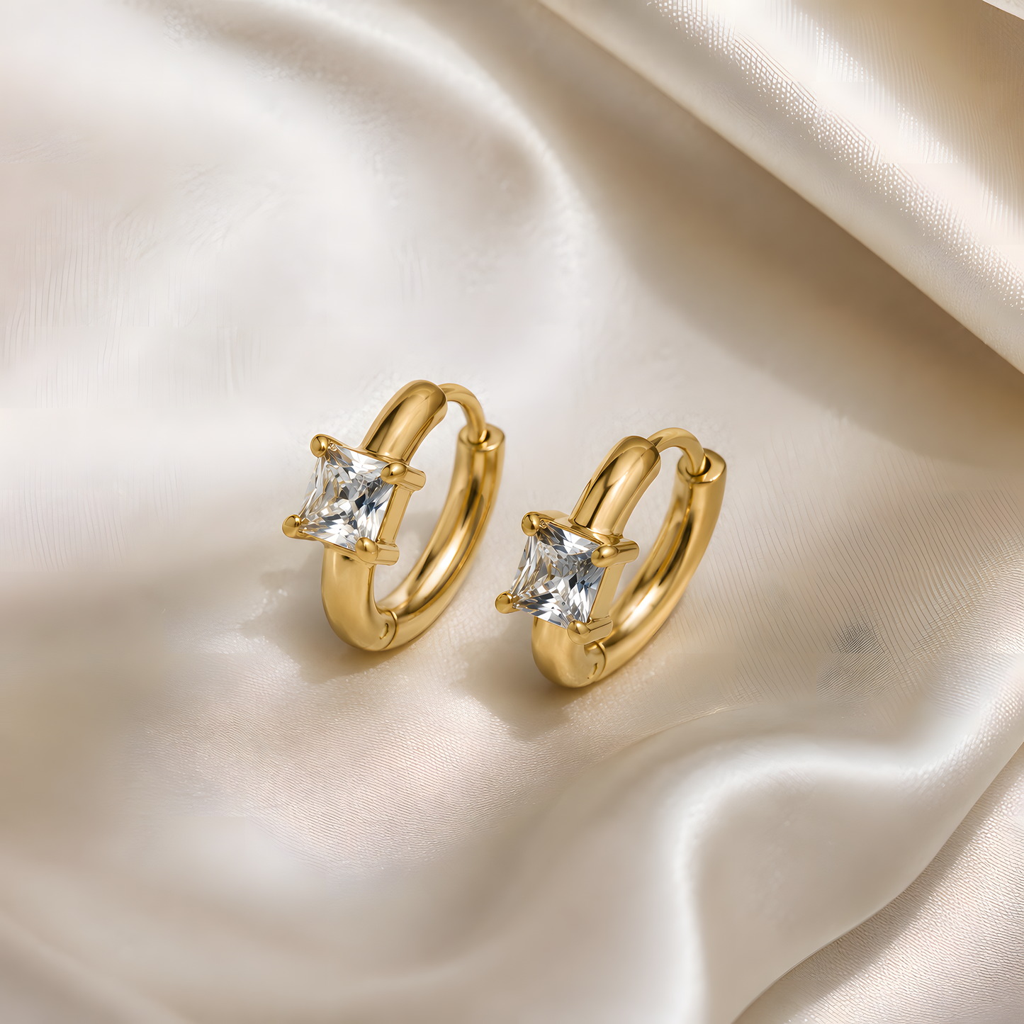 Huggie Hoops - Gold