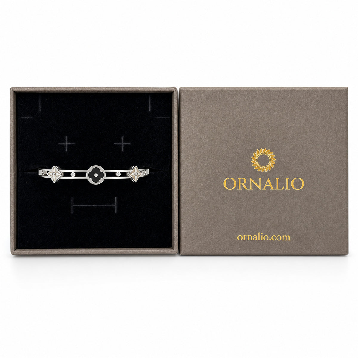 Ornalio Clover Bracelet – Silver in presentation box.