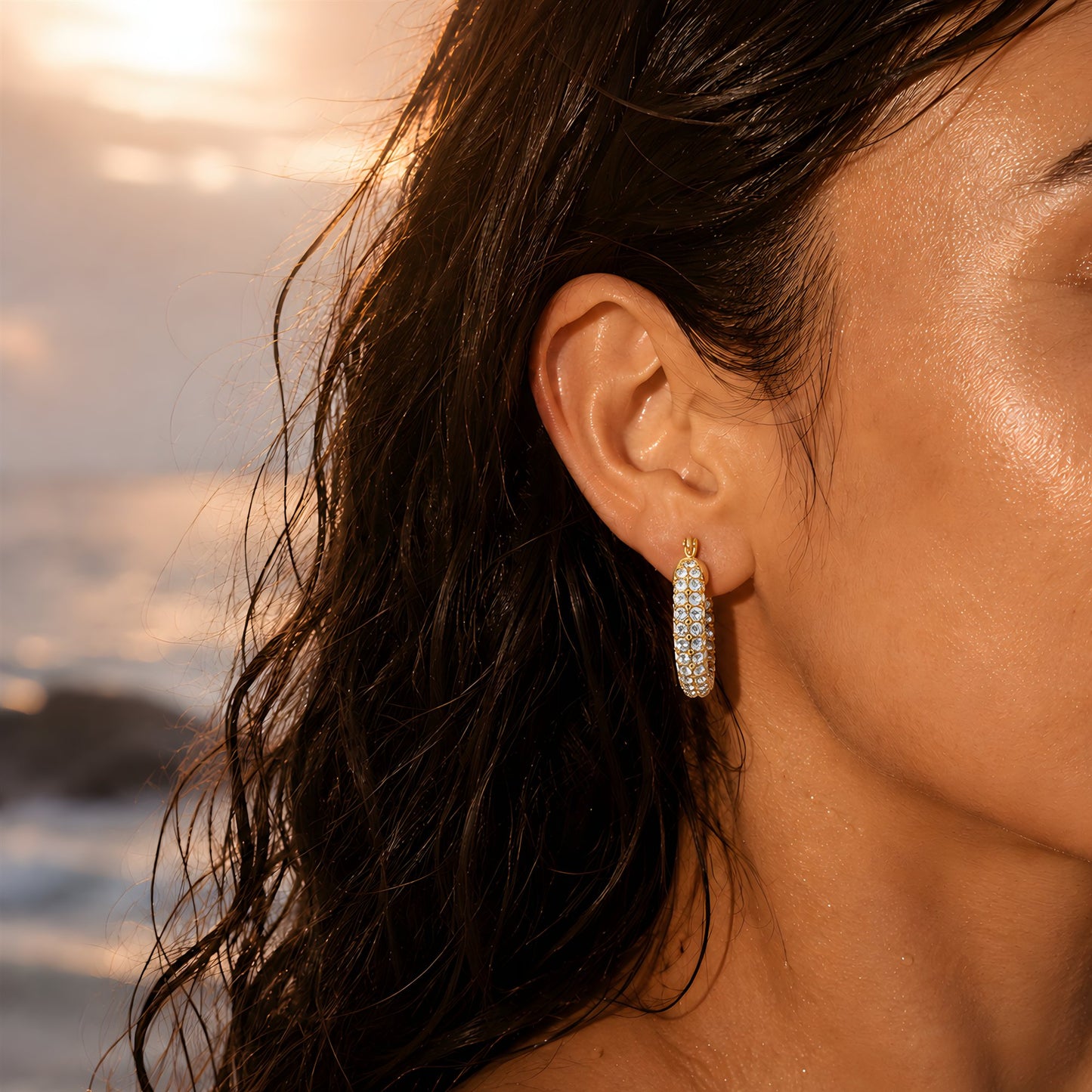 Crystal Pavé Huggie Hoops Gold – lifestyle
