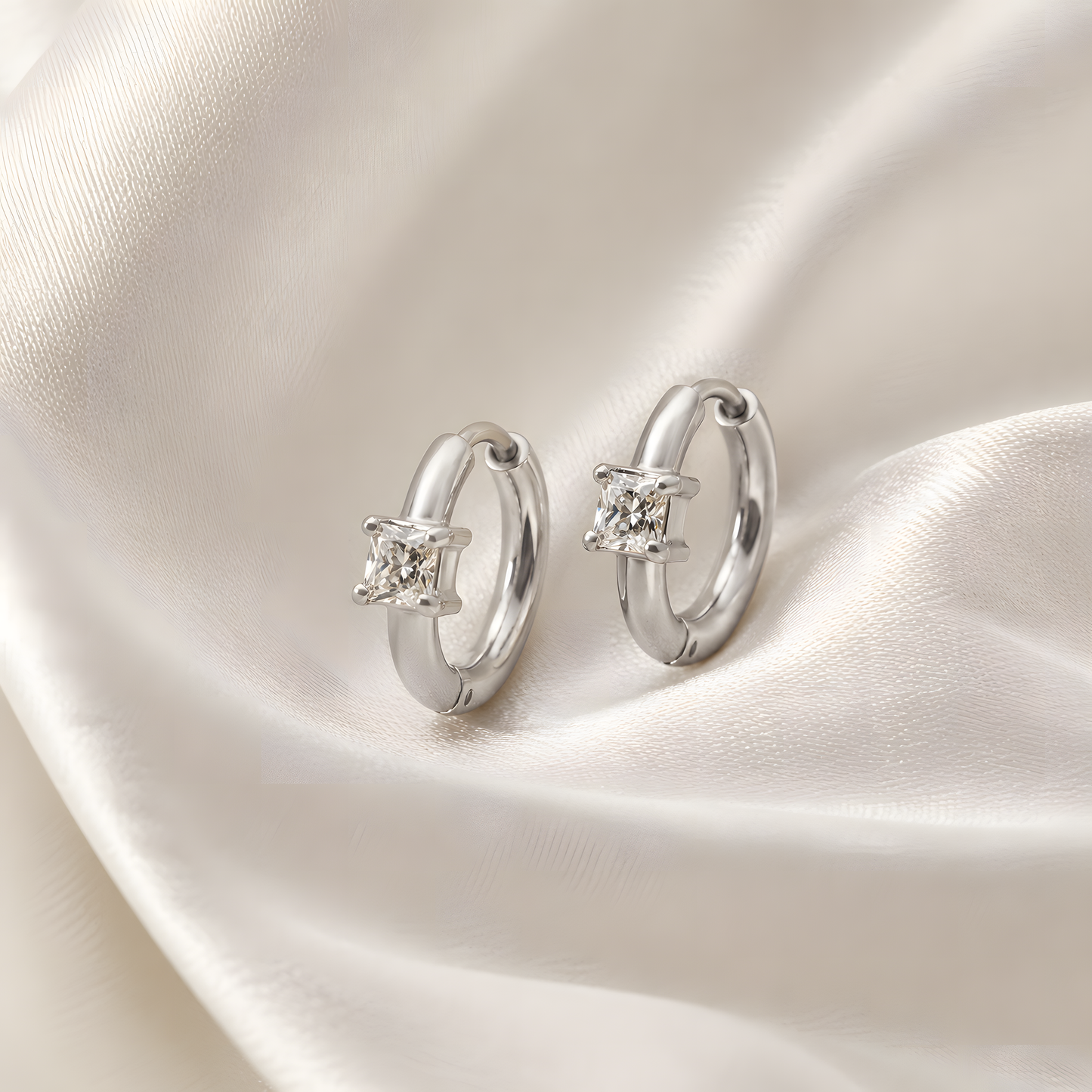 Huggie Hoops – Silver