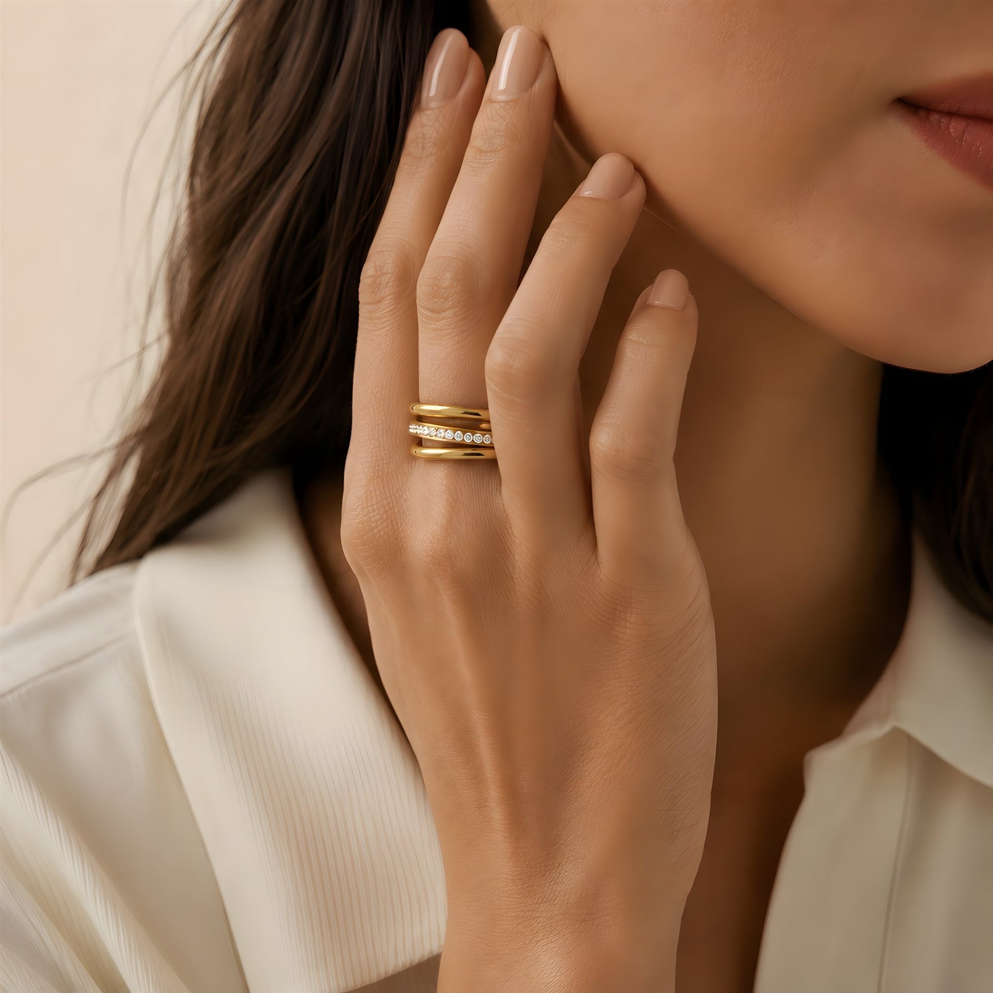 Crystal Stacking Ring Set Gold – lifestyle