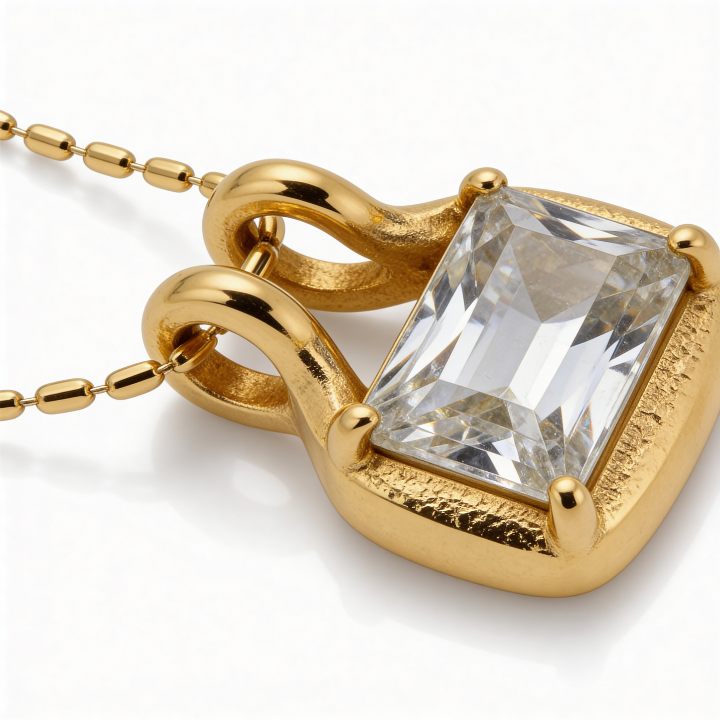 Crystal Solitaire Pendant Necklace Gold – lifestyle