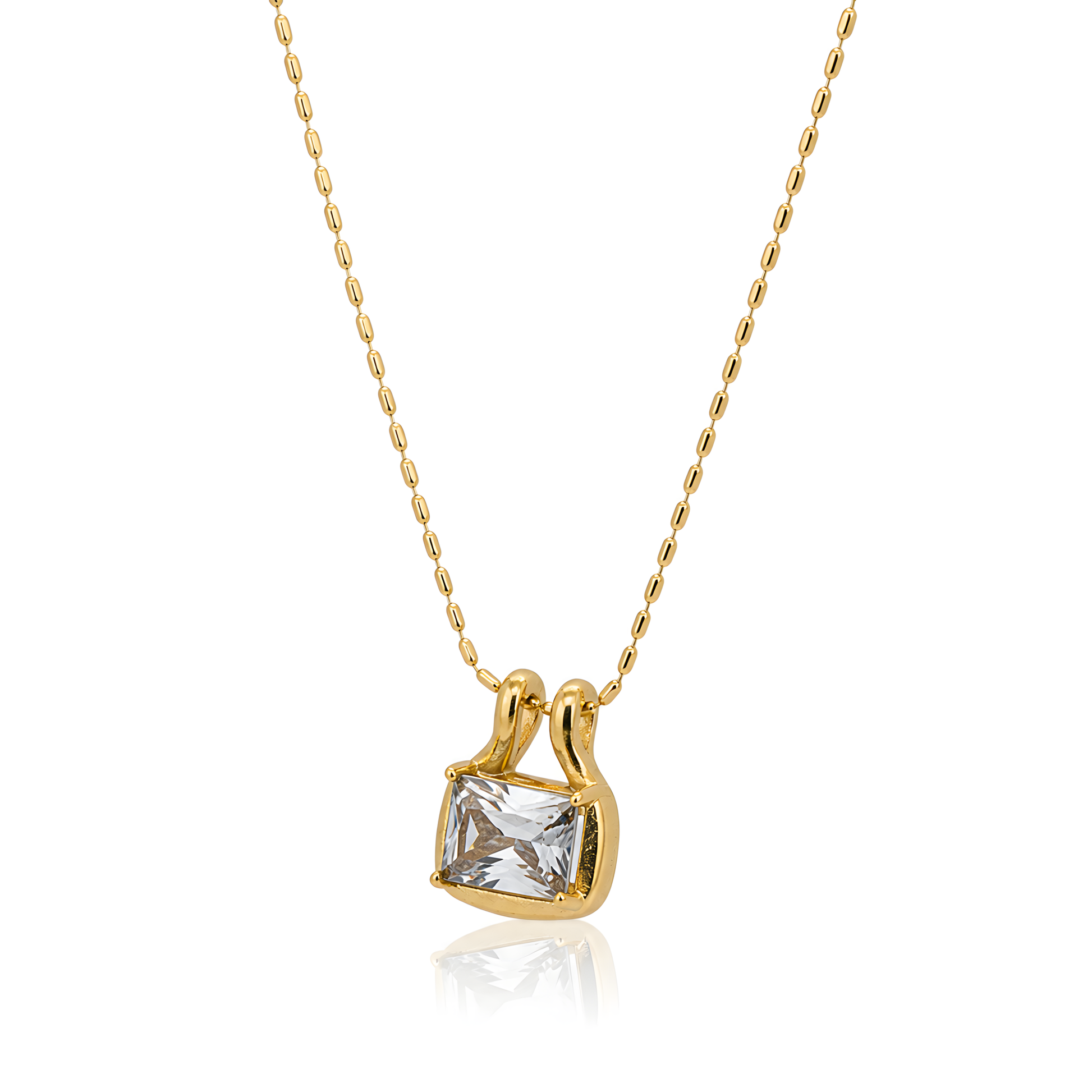 Crystal Solitaire Pendant Necklace Gold – lifestyle