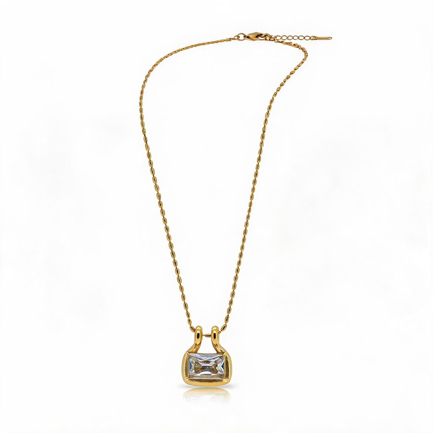 Crystal Solitaire Pendant Necklace Gold – lifestyle