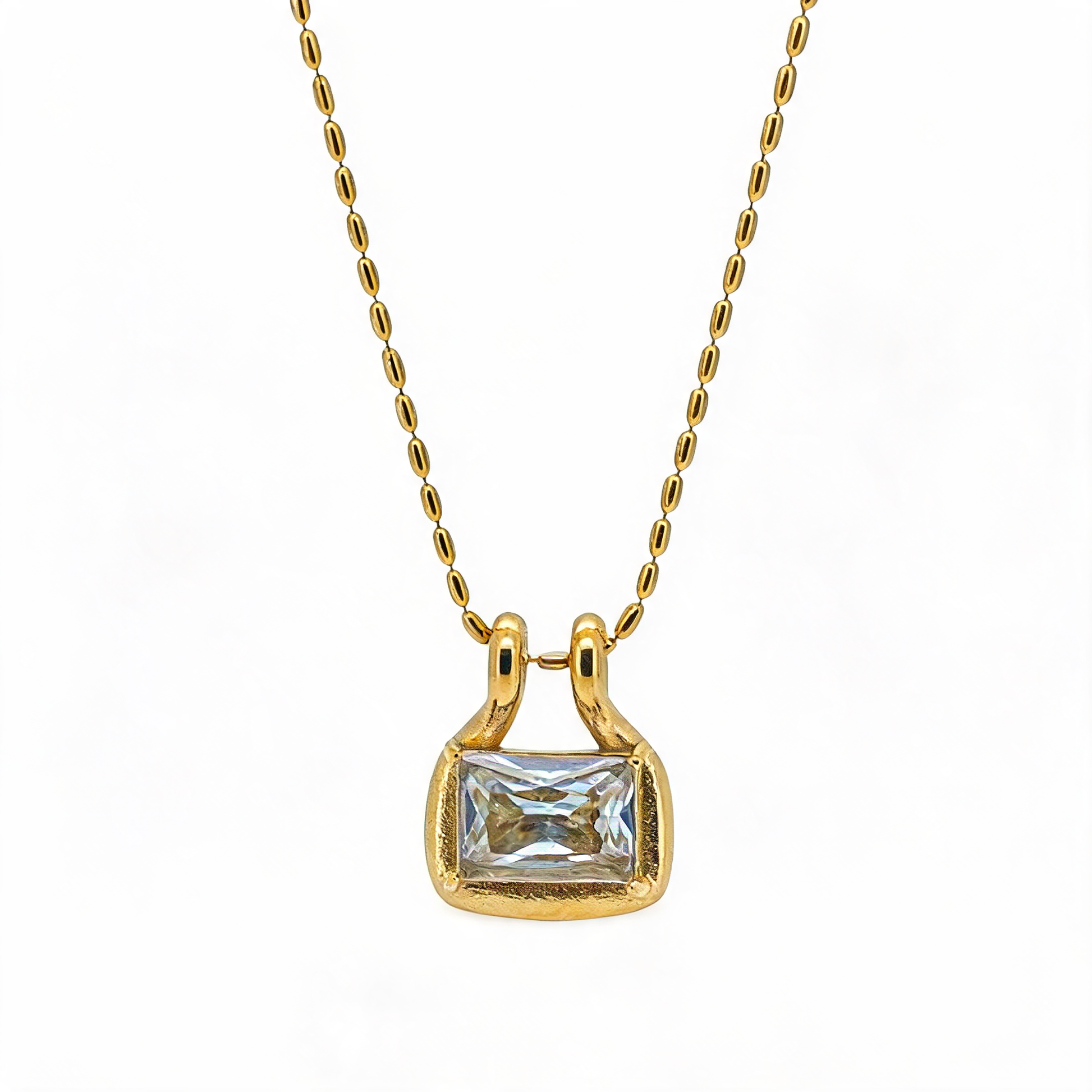 Crystal Solitaire Pendant Necklace Gold – lifestyle