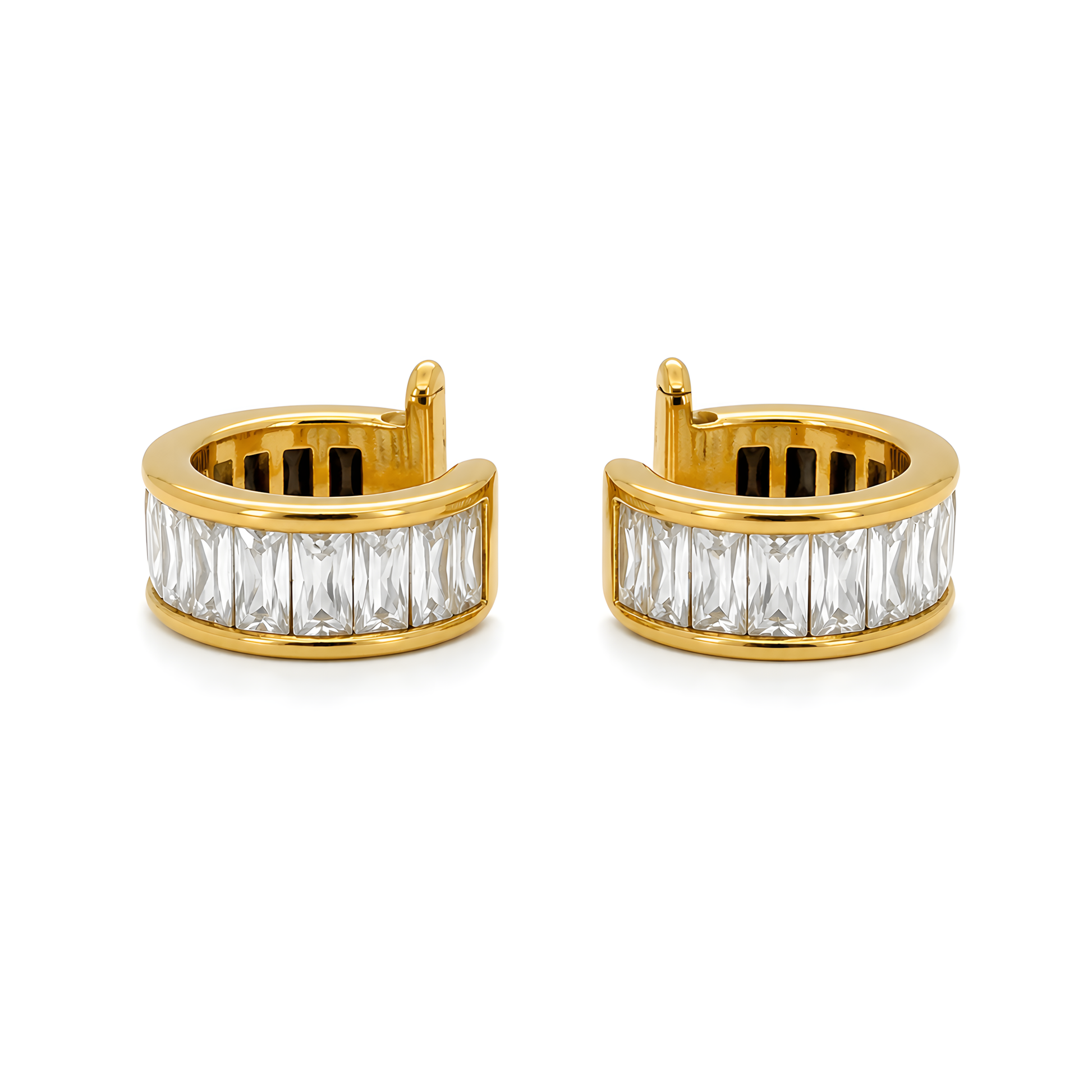 Crystal Baguette Ear Cuff Gold – lifestyle