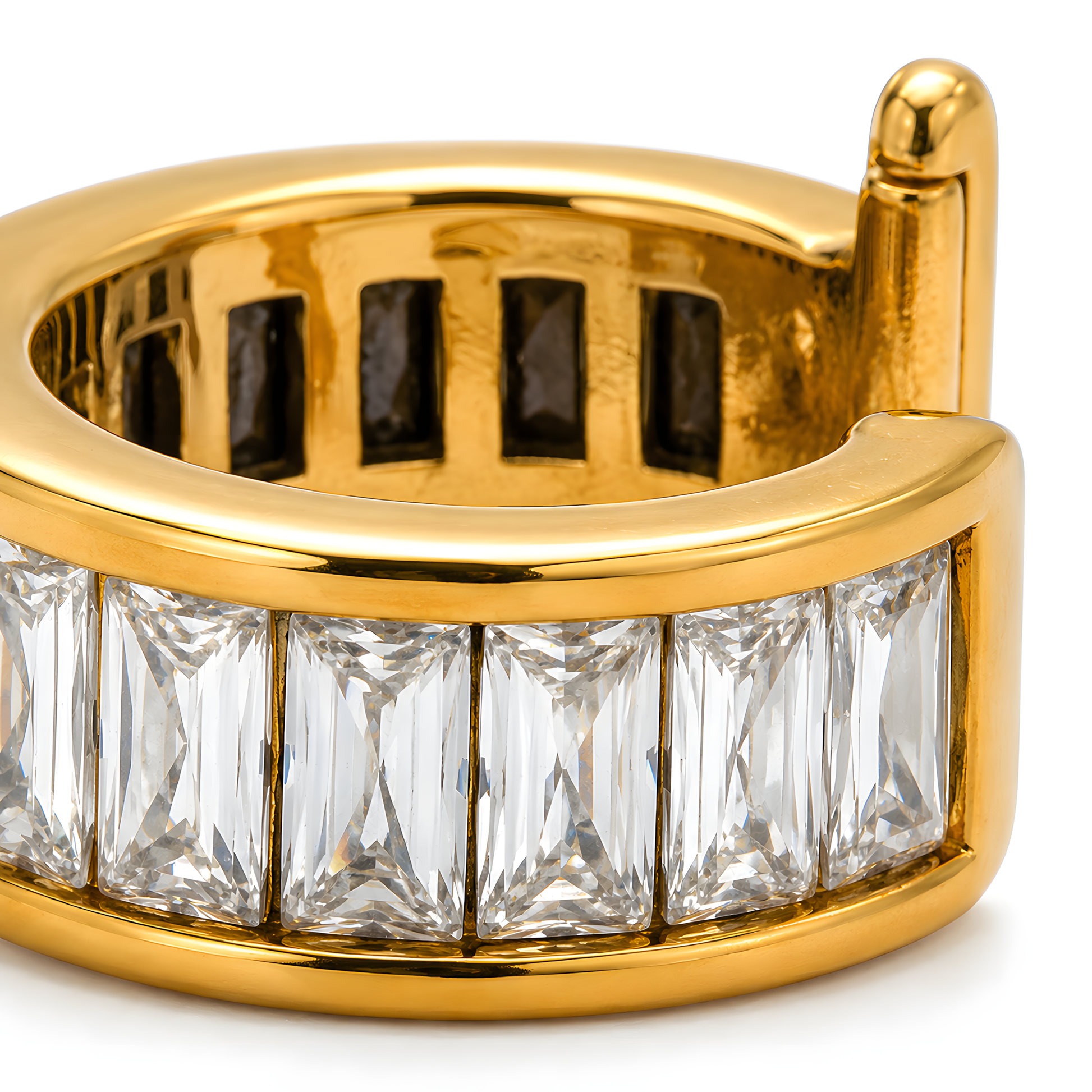 Crystal Baguette Ear Cuff Gold – lifestyle